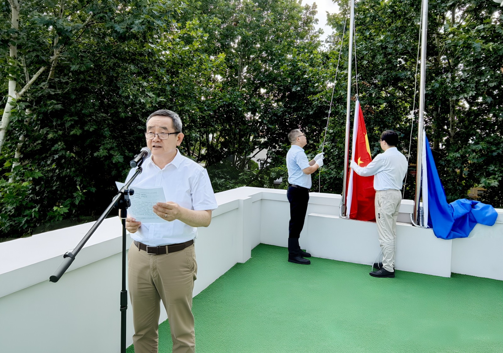 1369411189.jpg